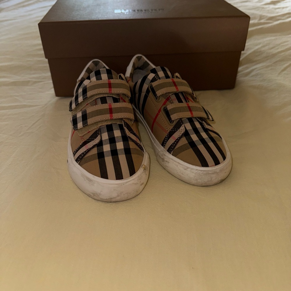 Boys Burberry Sneakers Size 32